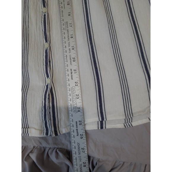 Madewell Central Women's SZ M blue white stripe button down top coastal Beachy - Picture 8 of 8
